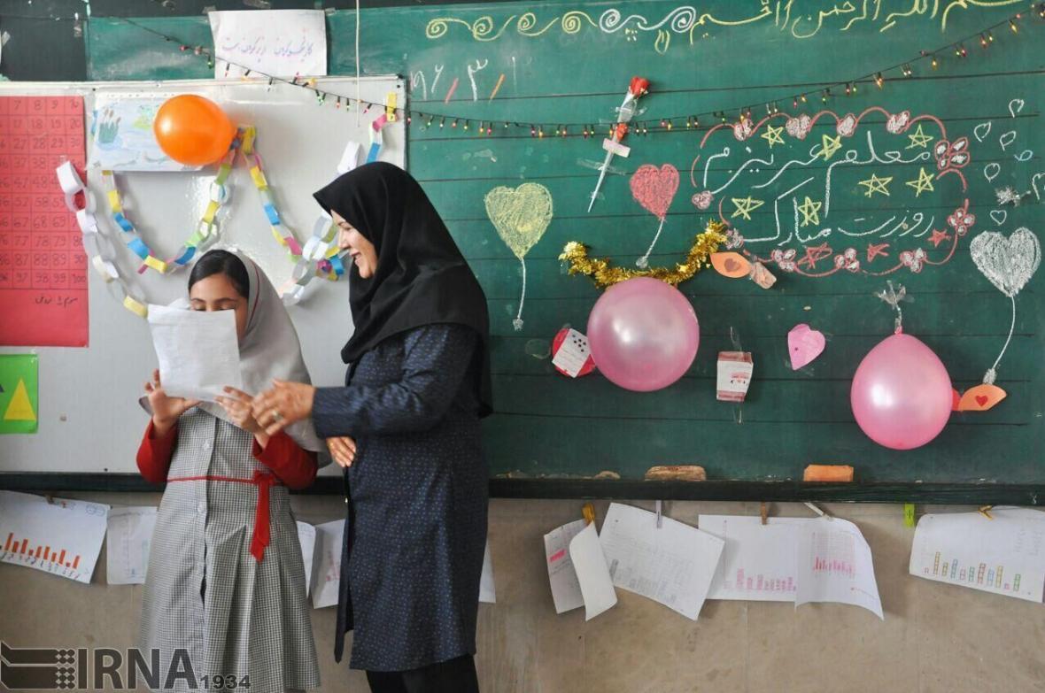 خبرنگاران لاریجانی از زحمات و تلاش معلمان در تداوم جریان خبرنگاران لاریجانی از زحمات و کوشش معلمان در تداوم جریان یادگیری دانش آموزان قدردانی کرد