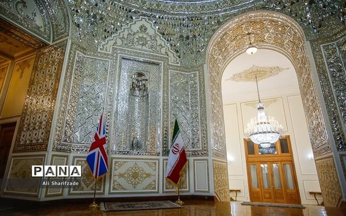 رایزنی وزرای خارجه ایران و انگلیس درباره مسائل دوجانبه