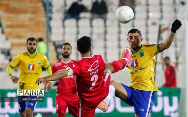 فوتبال ایران حاشیه زیاد دارد و هر کسی وزیر ورزش باشد درگیر آن می گردد