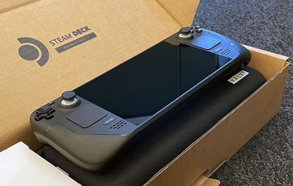 استیم دک را در جعبه و کیف همراهش ببینید