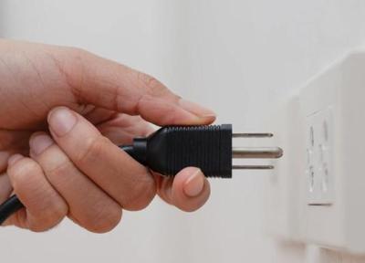 آیا بیرون کشیدن وسایل الکترونیکی از برق، مبلغ قبض برق را کاهش می دهد؟