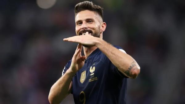 رکورددار تاریخ فوتبال فرانسه: نه؛راه بنزما را ادامه نمی دهم