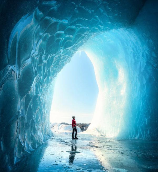 عکس هایی بی نظیر و زیبا از غار های یخچالی کشور ایسلند